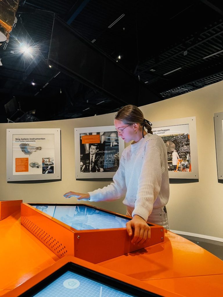 Leren over ruimtevaart in de Space expo-Estec